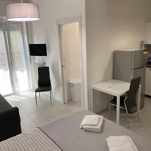 Apartament Stadio 1 - Monolocali Con Bagno Privato, Werona
