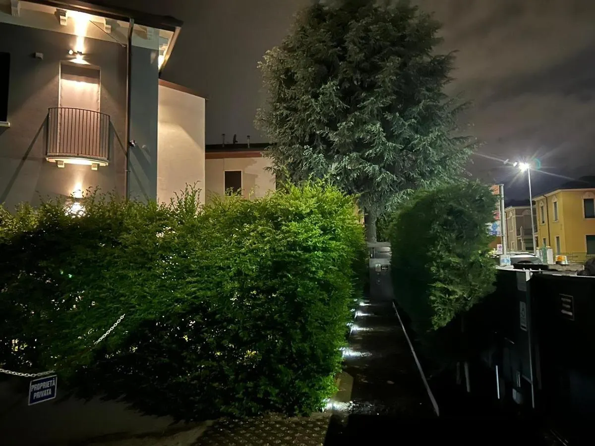 Homestay B&B Relax Room - Villa Murari Bra 20 Verona Italy