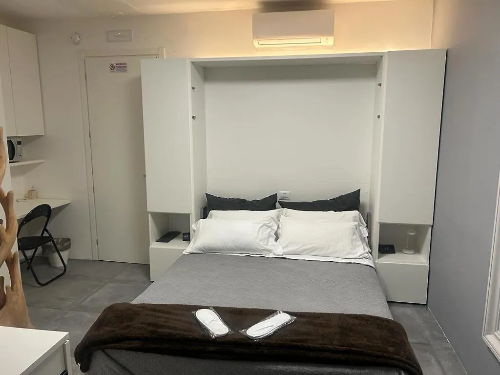 Δωμάτια σε οικογενειακή κατοικία B&B Relax Room - Villa Murari Bra 20 Βερόνα Ιταλία