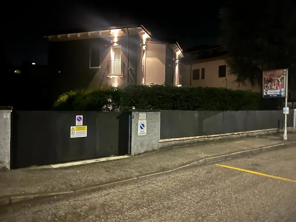 Homestay B&B Relax Room - Villa Murari Bra 20 Verona Italy