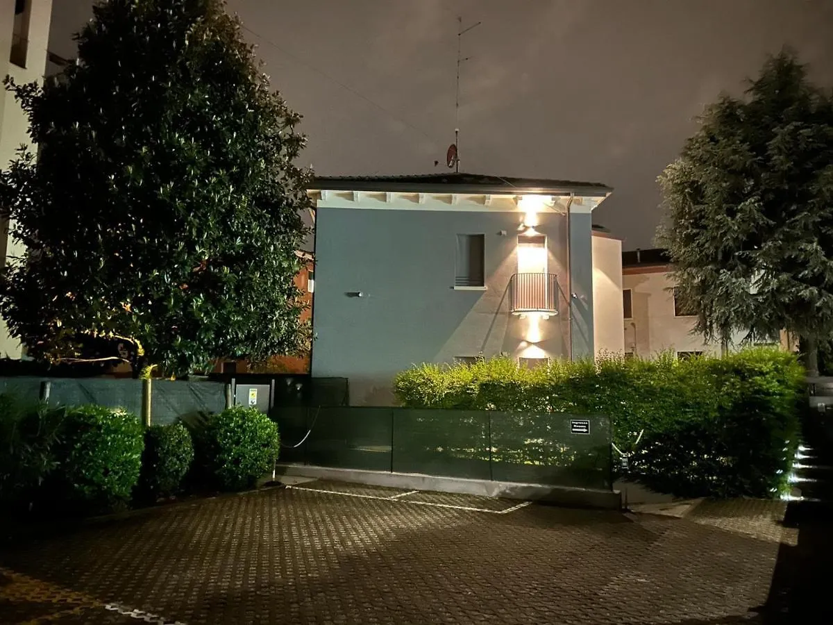 Проживание в семье B&B Relax Room - Villa Murari Bra 20 Верона