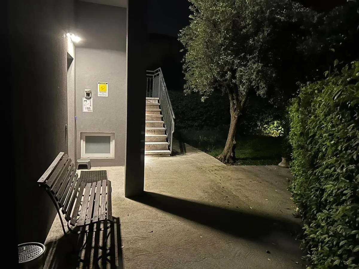 B&B Relax Room - Villa Murari Bra 20 Верона Проживание в семье